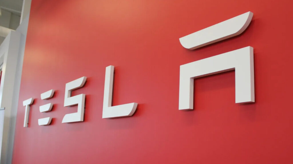 tesla-486-bin-otomobil-teslim-etti-ama-gecen-yilin-rekorunu-gecemedi-3ZrvwLCf